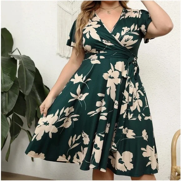 Plus Floral Print Butterfly Sleeve Wrap Dress - Picture 3 of 6